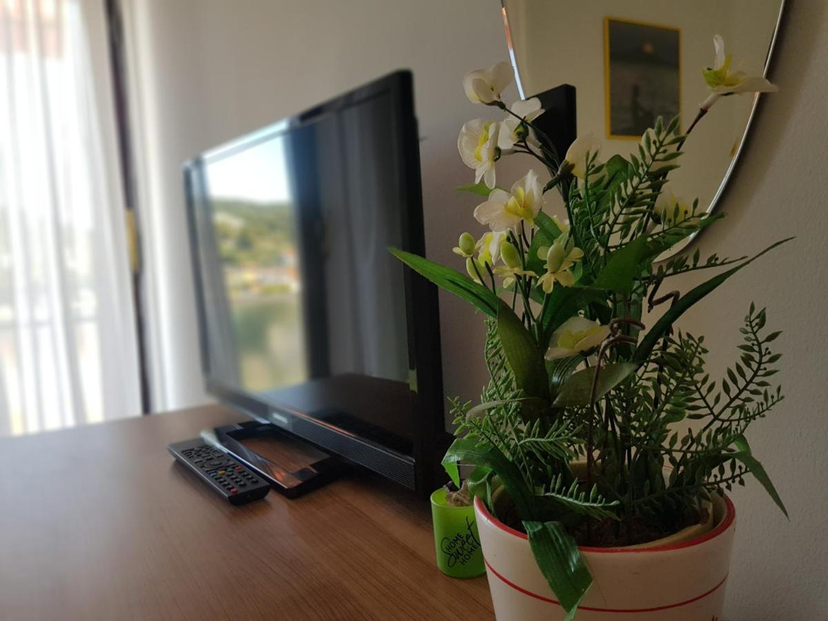 Cuzela-Papata Apartments Tisno Bagian luar foto
