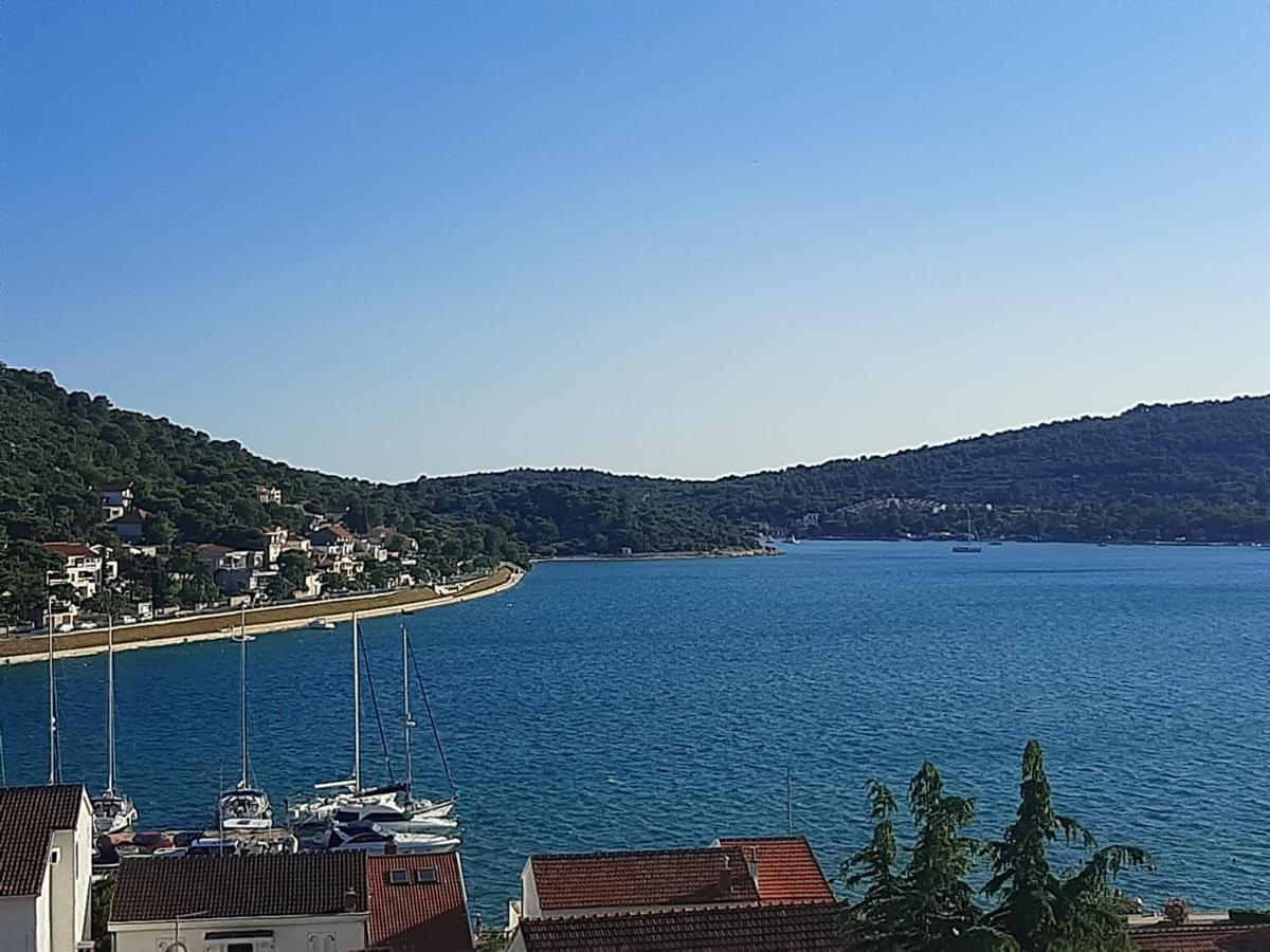 Cuzela-Papata Apartments Tisno Bagian luar foto