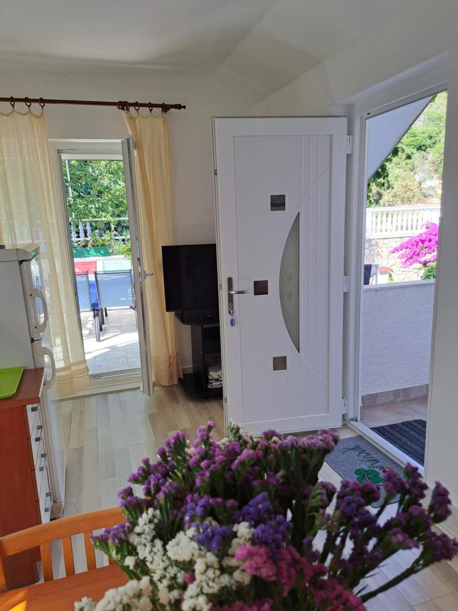 Cuzela-Papata Apartments Tisno Bagian luar foto