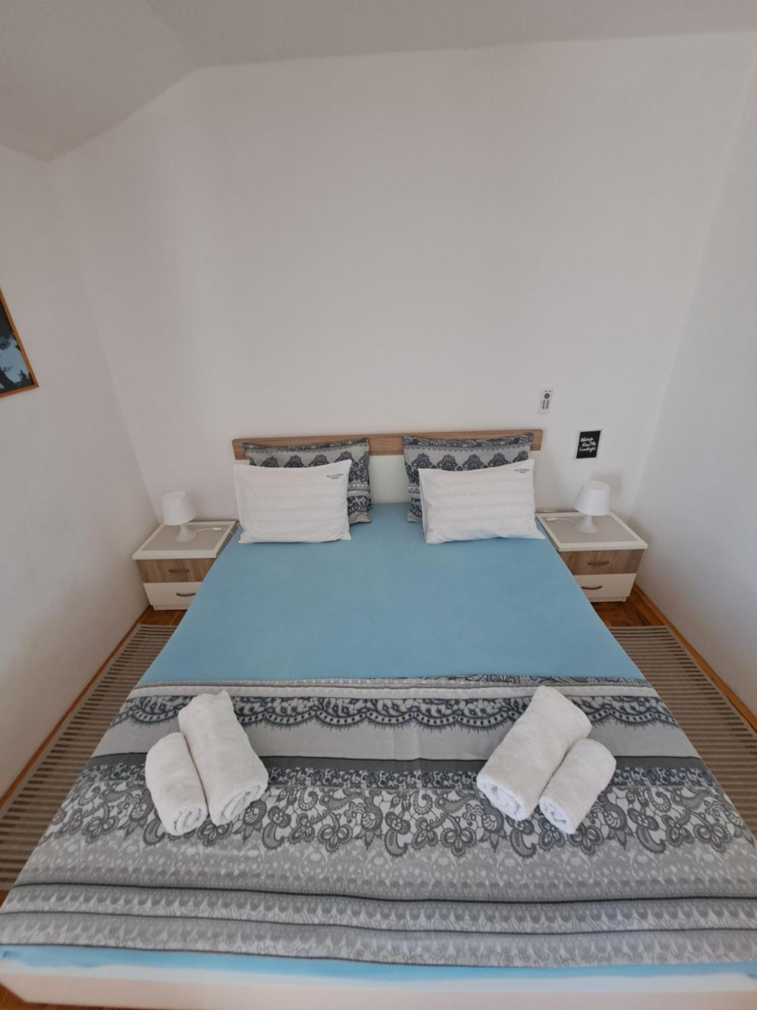 Cuzela-Papata Apartments Tisno Bagian luar foto